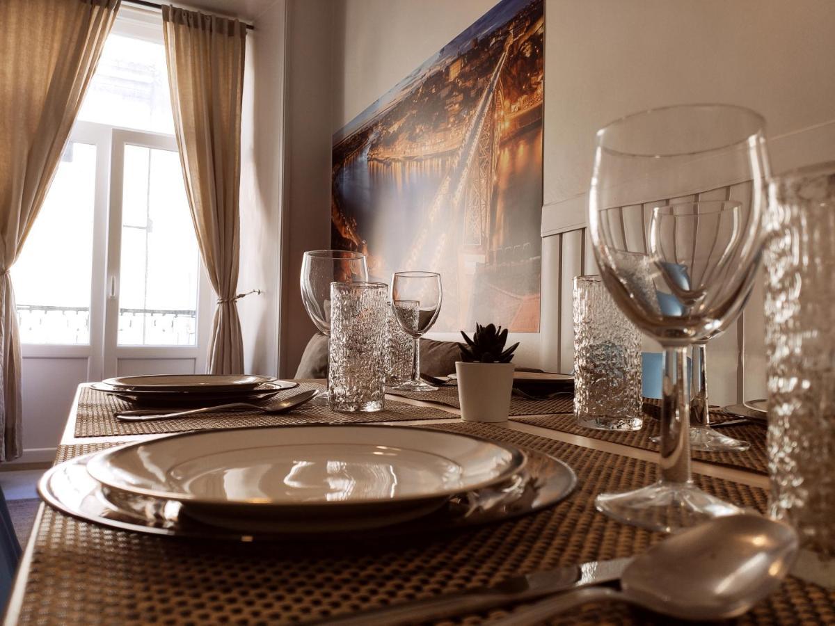 Lägenhet på 75 m² i Gamla stan, med 2 sovrum och 1 badrum  Lägenhet OOporto Exteriör bild