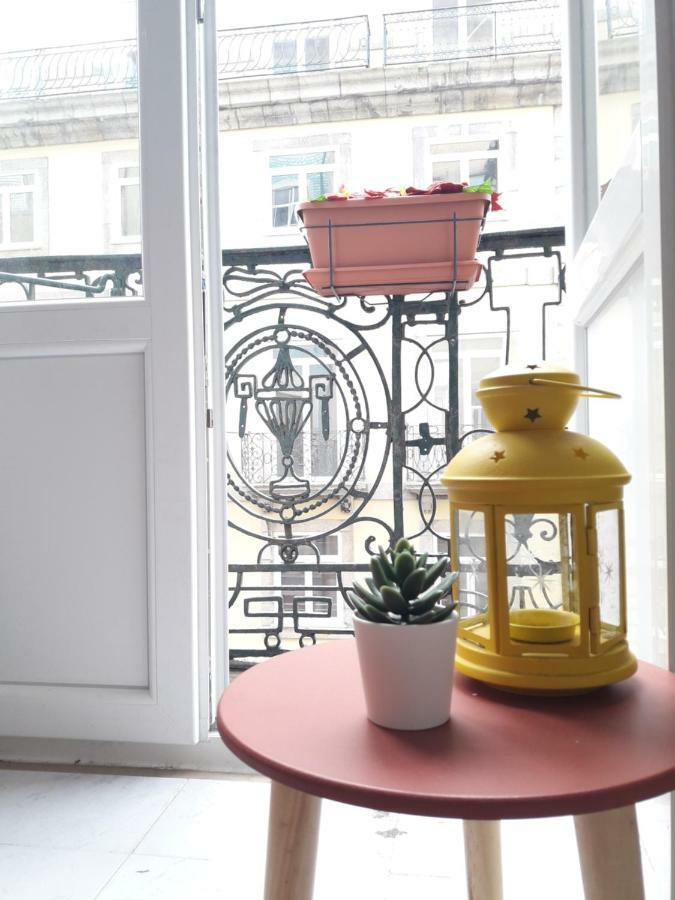 Lägenhet på 75 m² i Gamla stan, med 2 sovrum och 1 badrum  Lägenhet OOporto Exteriör bild