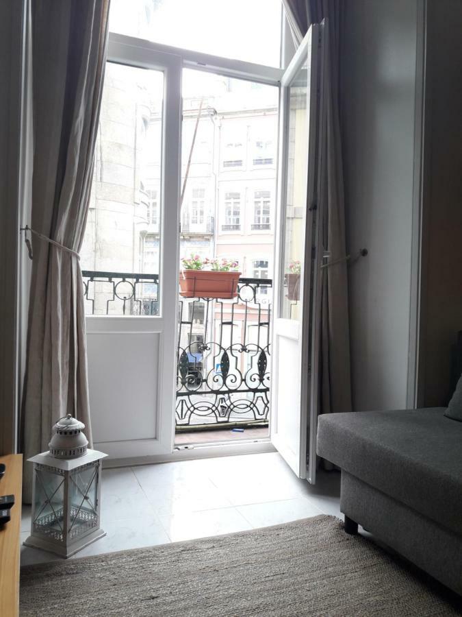 Lägenhet på 75 m² i Gamla stan, med 2 sovrum och 1 badrum  Lägenhet OOporto Exteriör bild