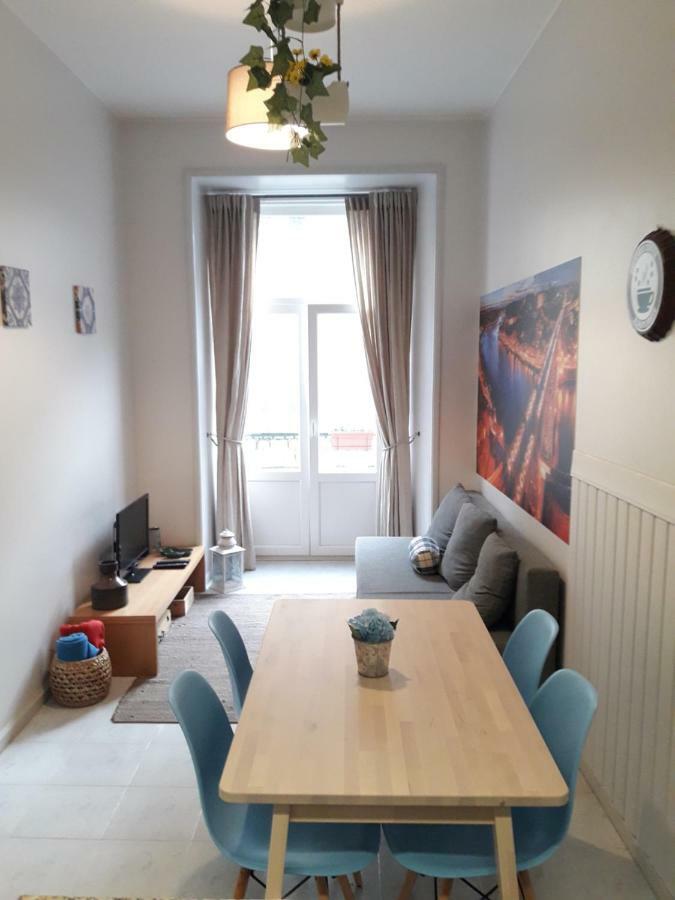 Lägenhet på 75 m² i Gamla stan, med 2 sovrum och 1 badrum  Lägenhet OOporto Exteriör bild